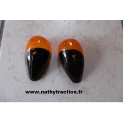 La paire de cabochon AV orange/ noir