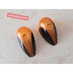 Une paire de cabochon AR orange et noir