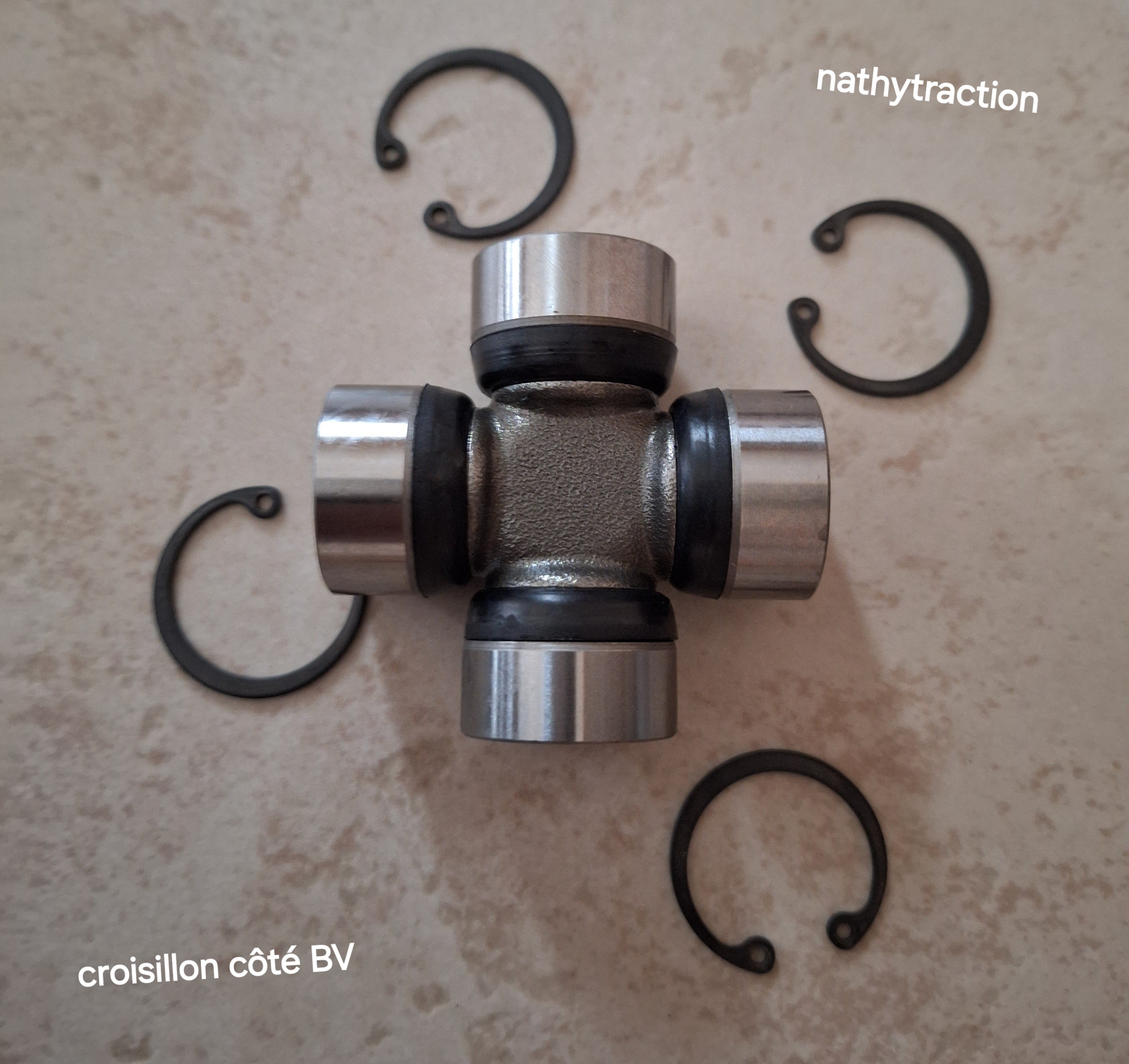 CROISILLON DE CARDAN COTE BOITE VITESSE TRACTION