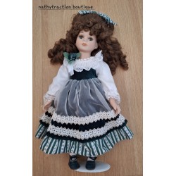 Grande poupée Porcelaine TYROLIENNE