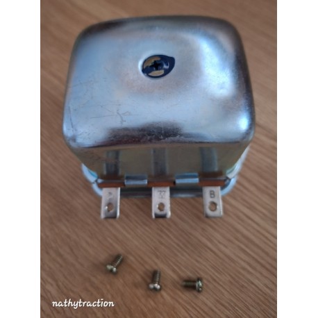 Régulateur adaptable 11CV 6 volts